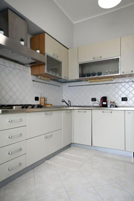 Peaceful Hideaway Apartment Рим Екстериор снимка